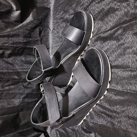 Sorel Stylish Black Women's Sandals - Picture 1 of 4